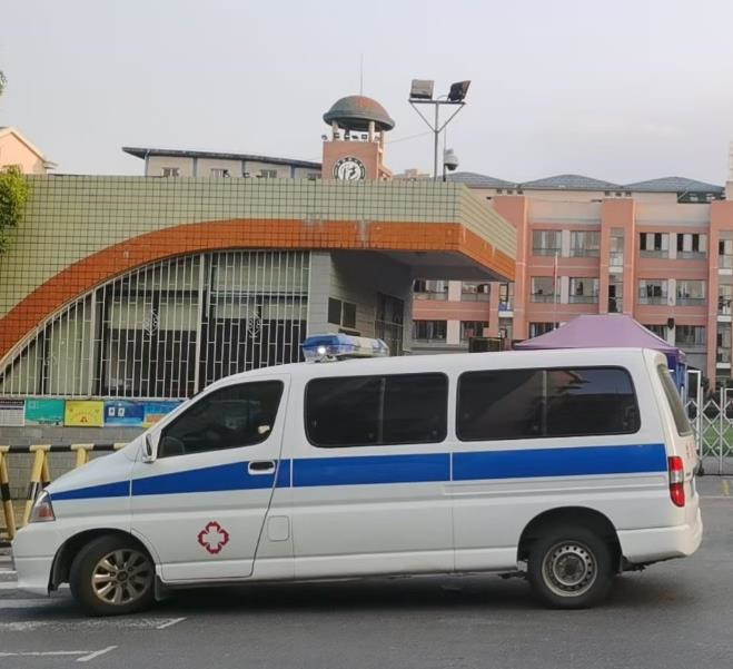 天长救护车出租护送骨折病人一公里多少钱